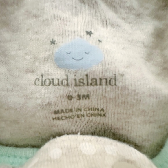 cloud island | Bundle of Footie Sleepers (0-3 mos) ☁️ - Picture 4 of 4